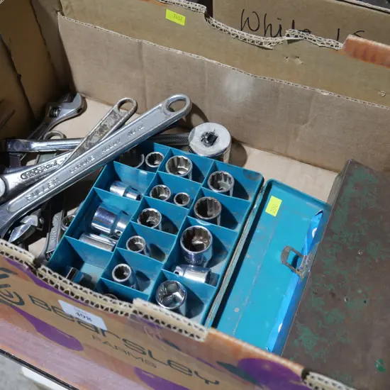 Sockets , crescents , ect