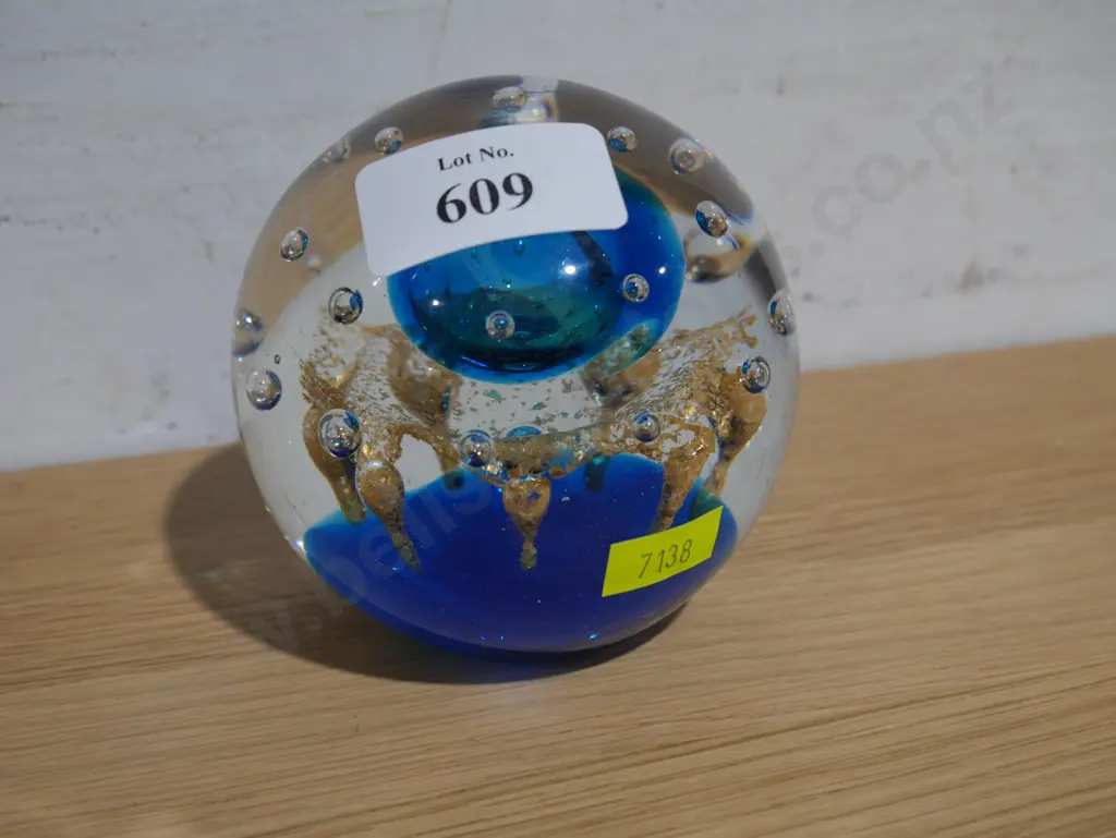 Glass paperweight Image 1++