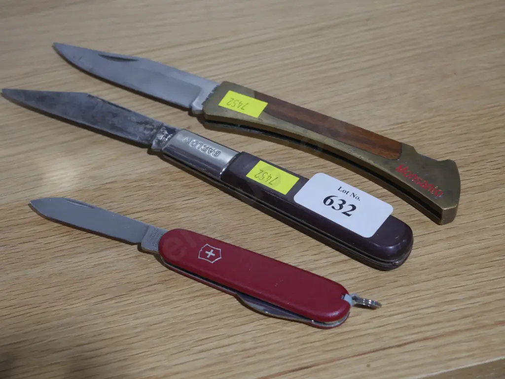 3 pocket knives Image 1++