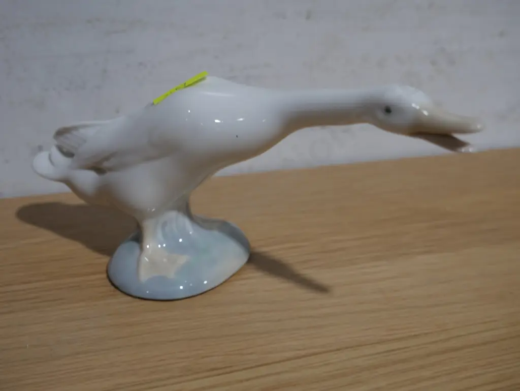 Lladro Goose Image 1++