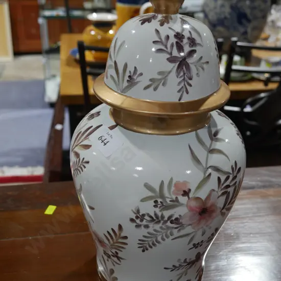 Lidded urn
