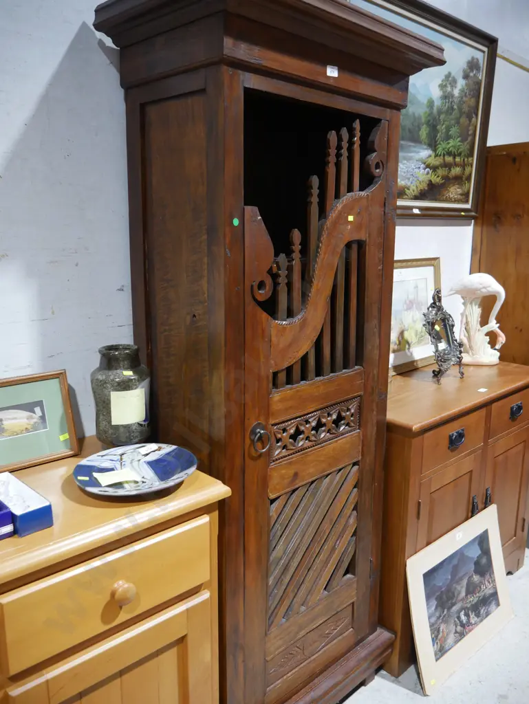 Oriental cabinet Image 1++