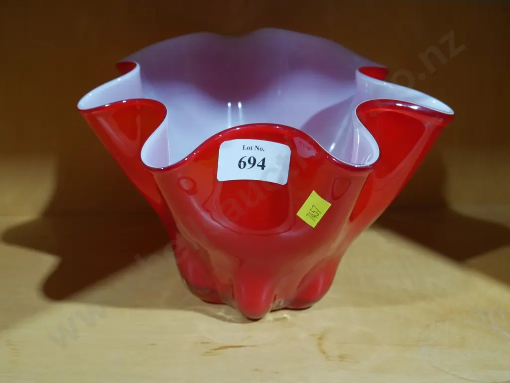 Red glass vase Image 1++