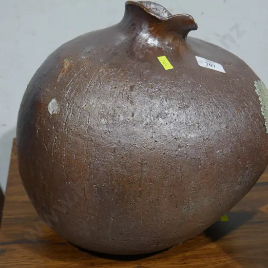 Pottery vase