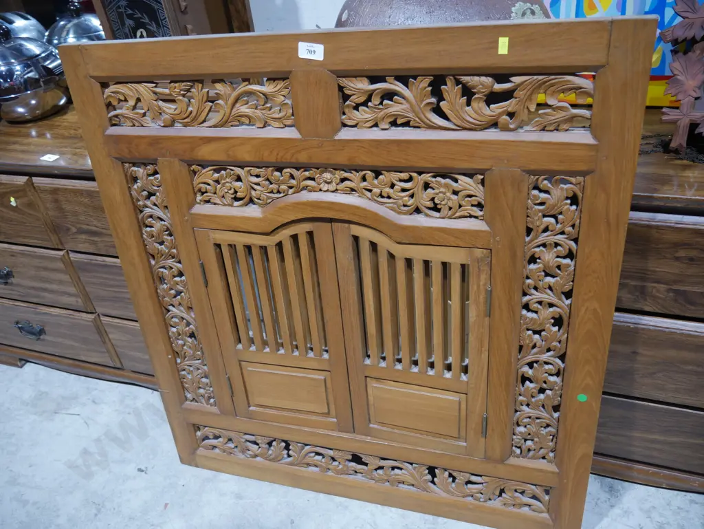 Carved Oriental window panel Image 1++