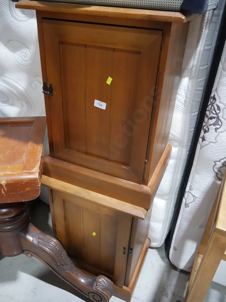 Pair bedside cupboards Image 1++