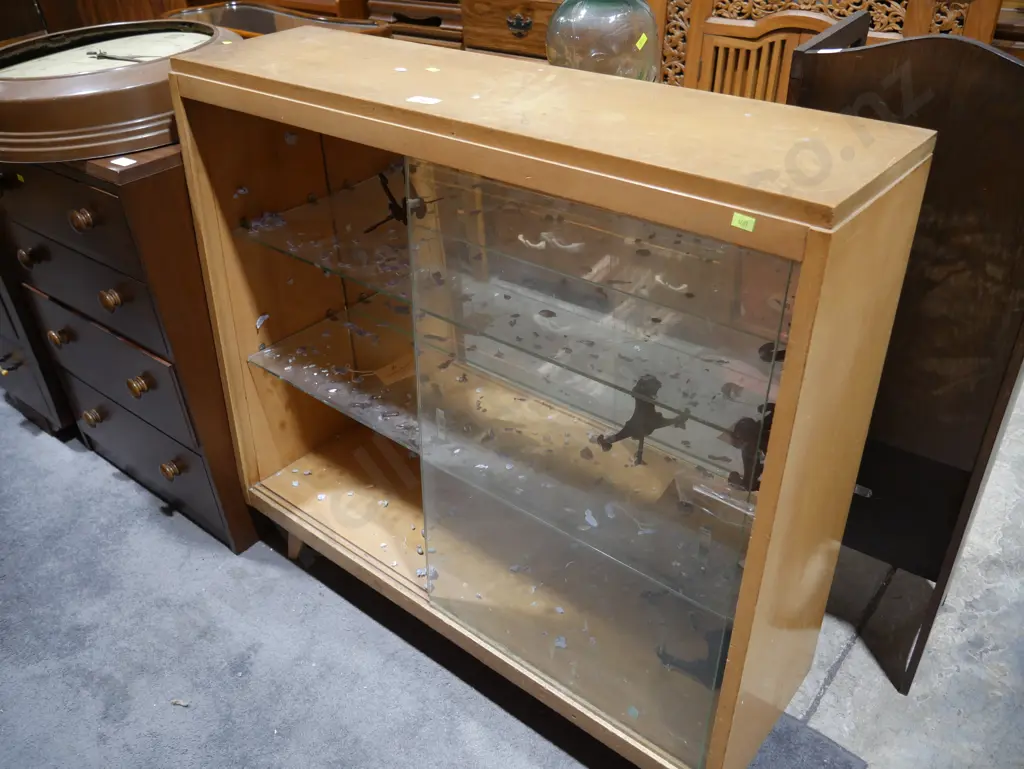 China cabinet Image 1++