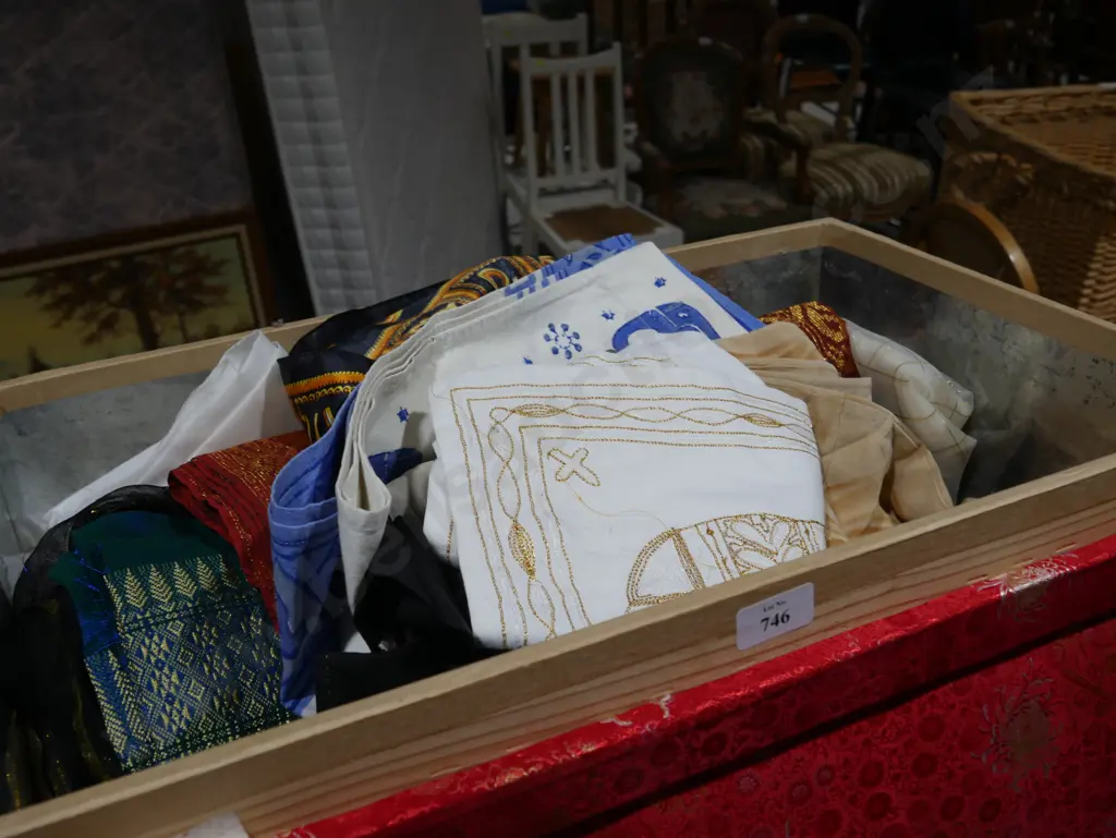 Blanket box and fabric Image 1++