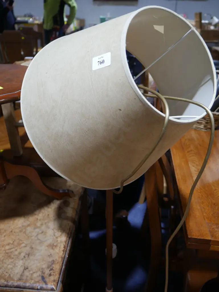 Standard lamp Image 1++