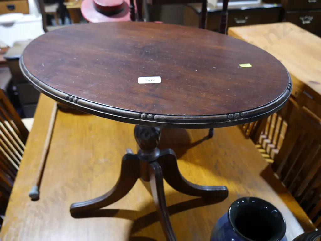 Wine table Image 1++