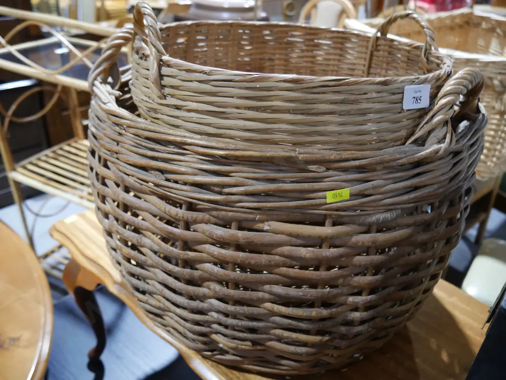 2 cane baskets Image 1++