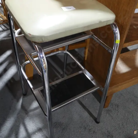 Retro stool