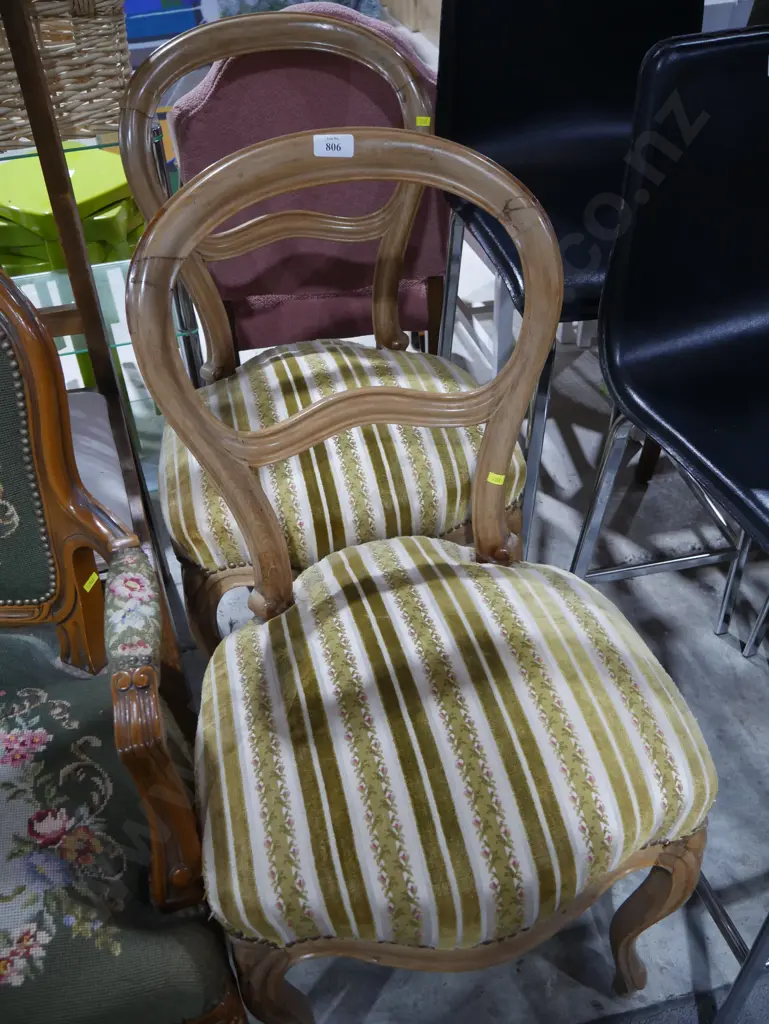 2 balloon back chairs Image 1++