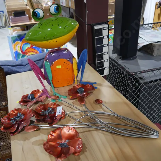 Frog flower wall hanging