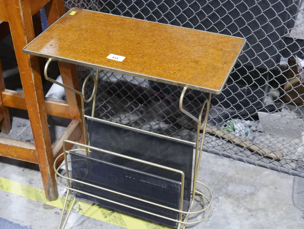 Magazine rack, table Image 1++