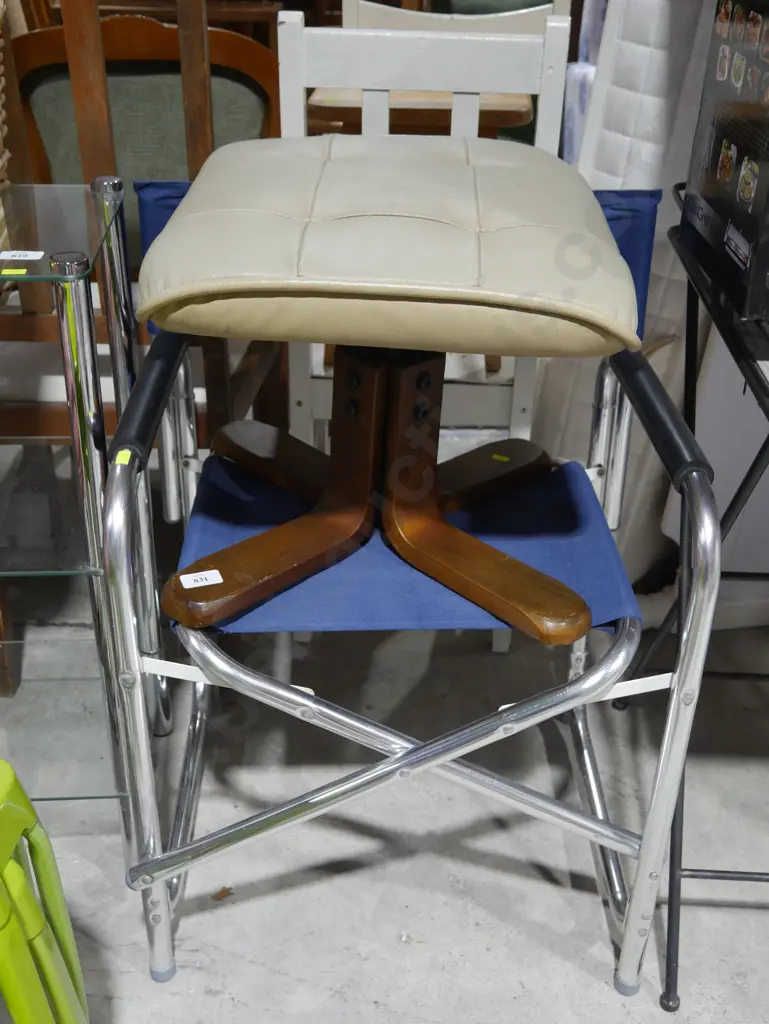 Directors chair , foot rest Image 1++