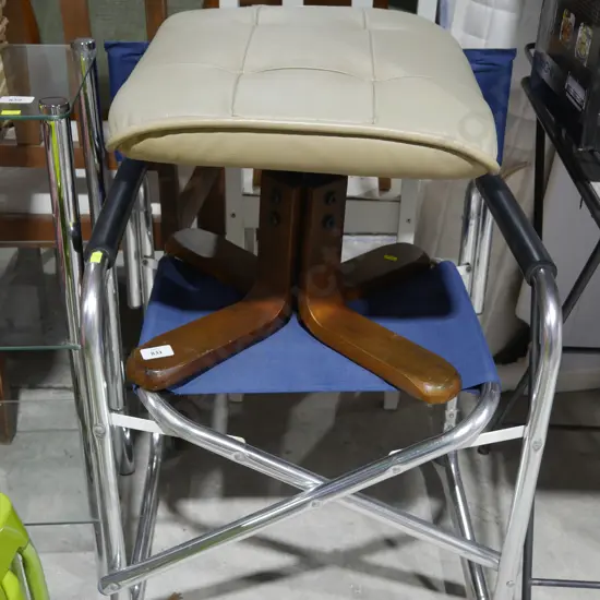 Directors chair , foot rest