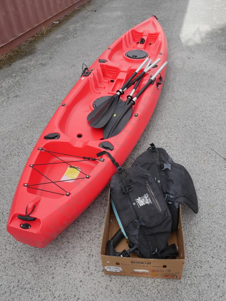 Kayak Image 1++