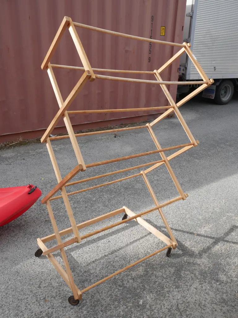 Wooden clothes airer Image 1++