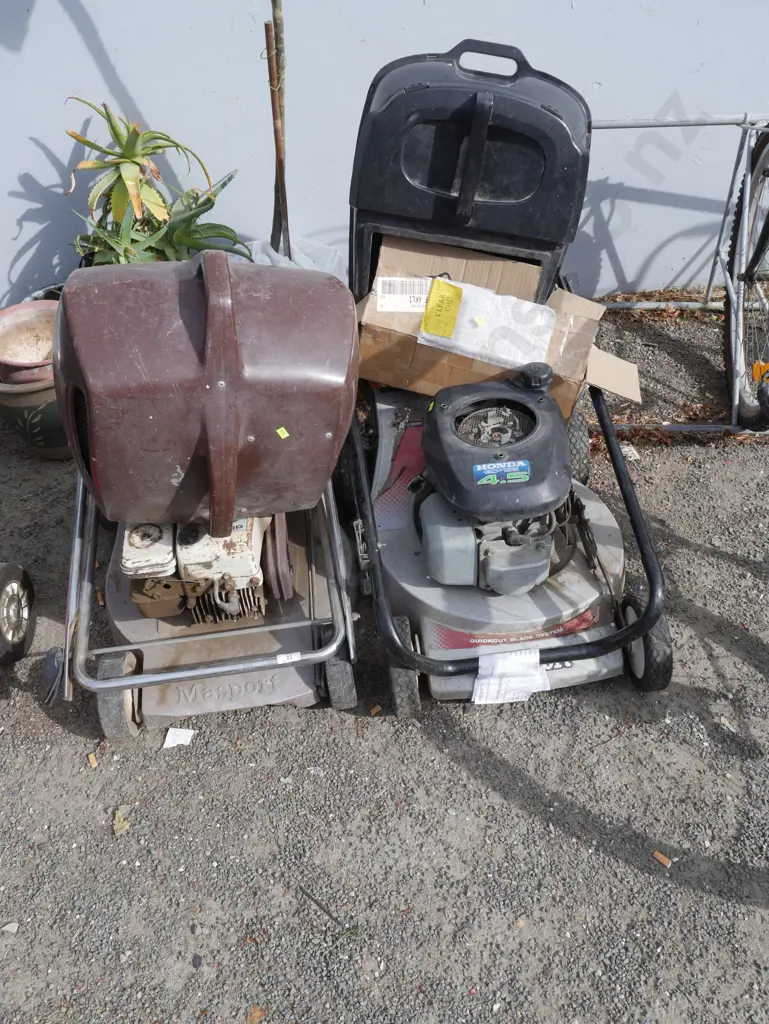 2 Masport petrol lawn mowers Image 1++