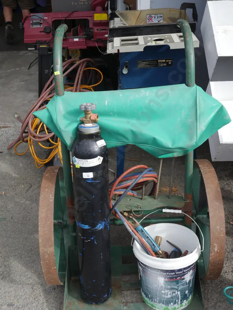 Welding cart Image 1++