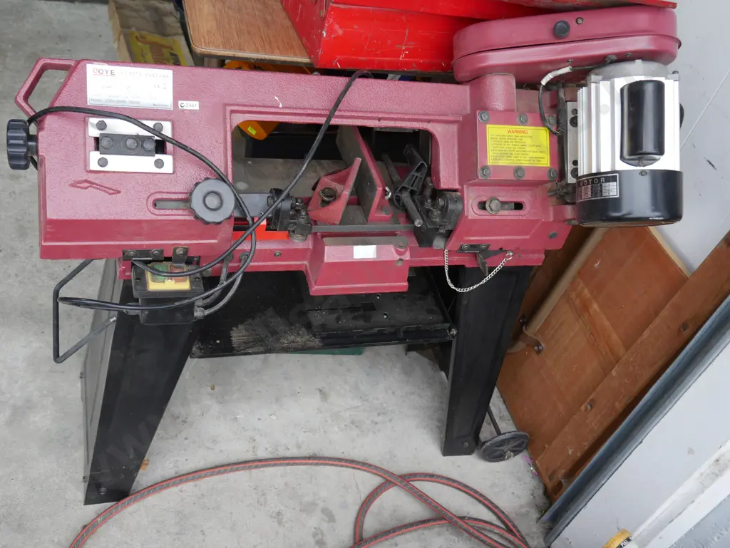 Metal band saw Image 1++