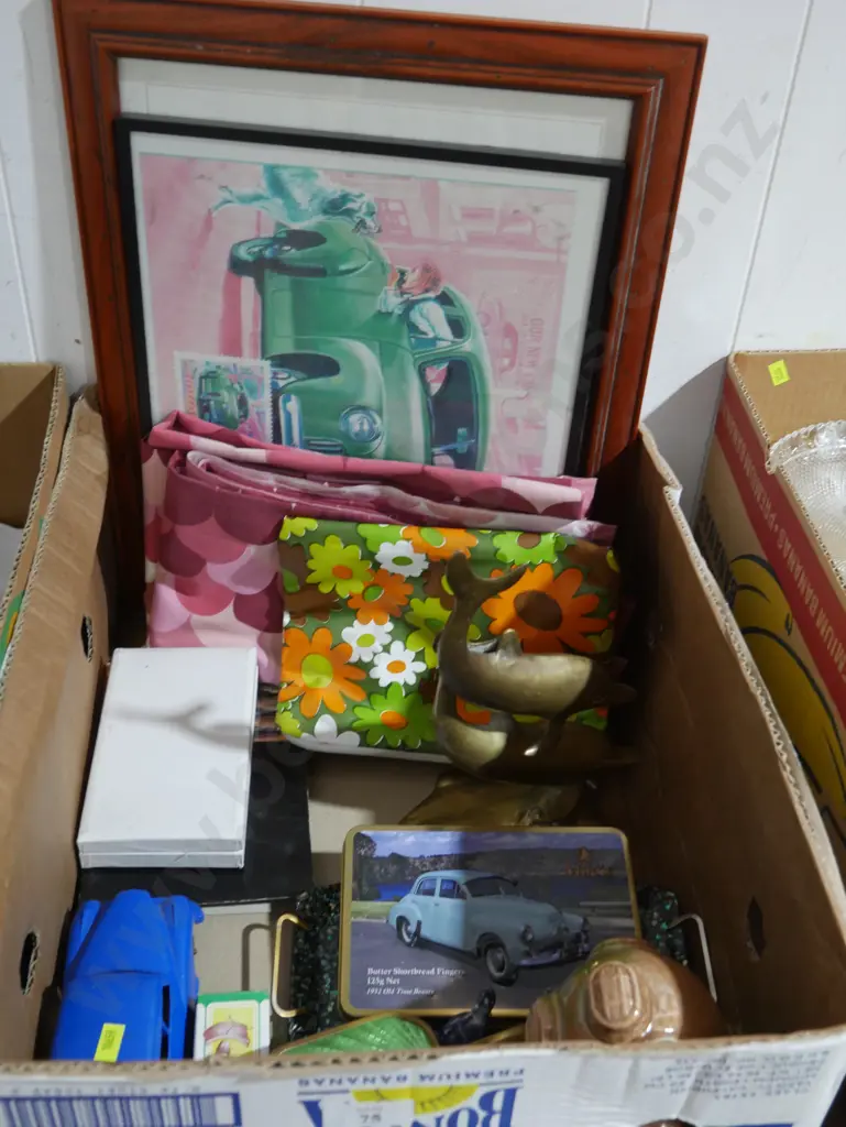 Brass dolphin ornament, artworks etc Image 1++