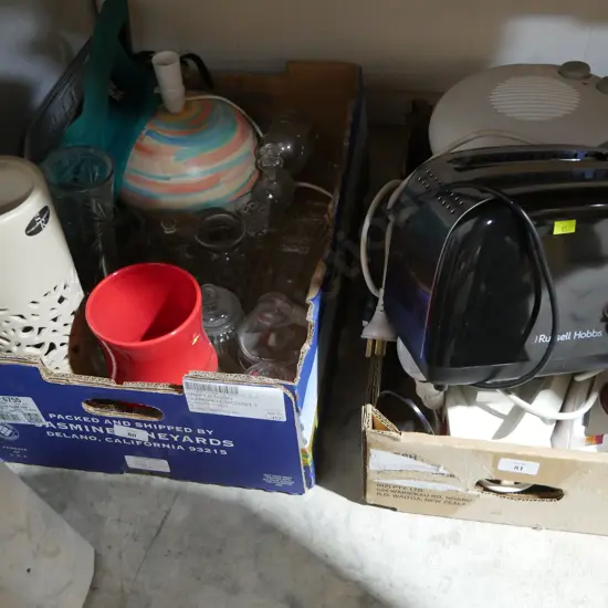 Small electrical appliances etc, 2 boxes