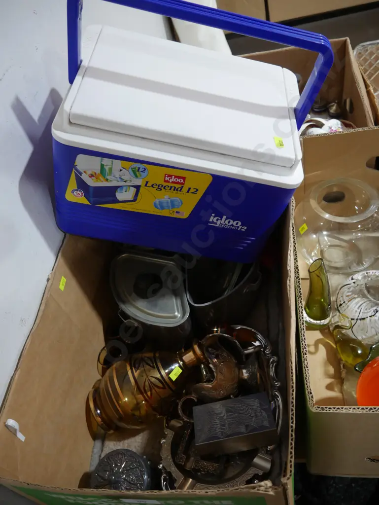 Chilly bin, tripots etc Image 1++