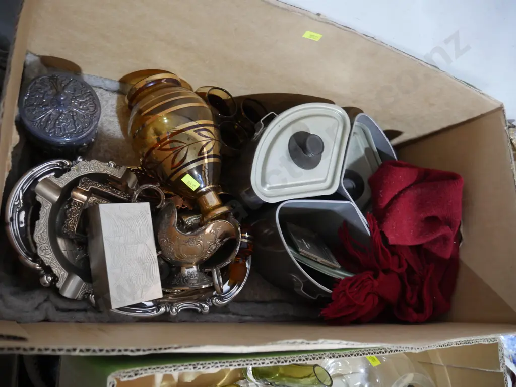 Chilly bin, tripots etc Image 1++