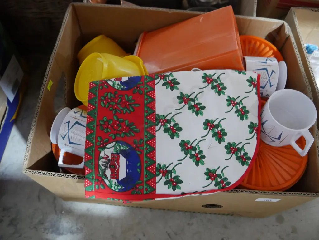 Tupperware etc Image 1++