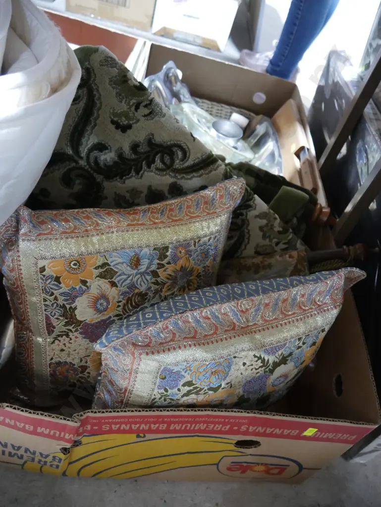 2 boxes cushions etc Image 1++