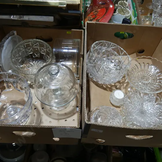 2 boxes glass and Crystal ware