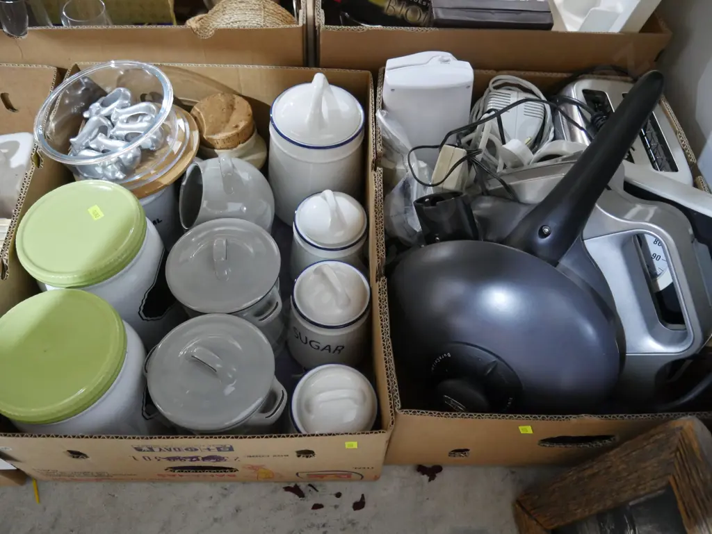 4 boxes kitchenware, china Image 1++