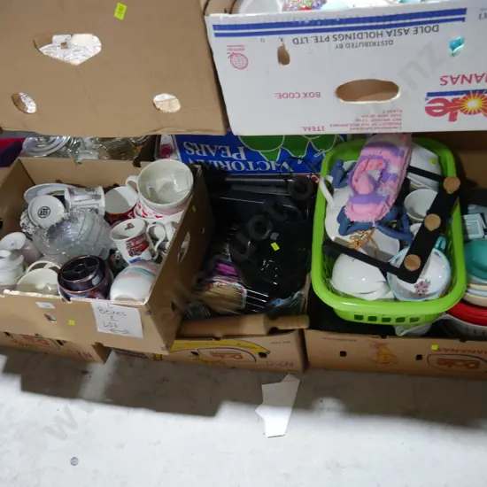 4 boxes kitchenware etc