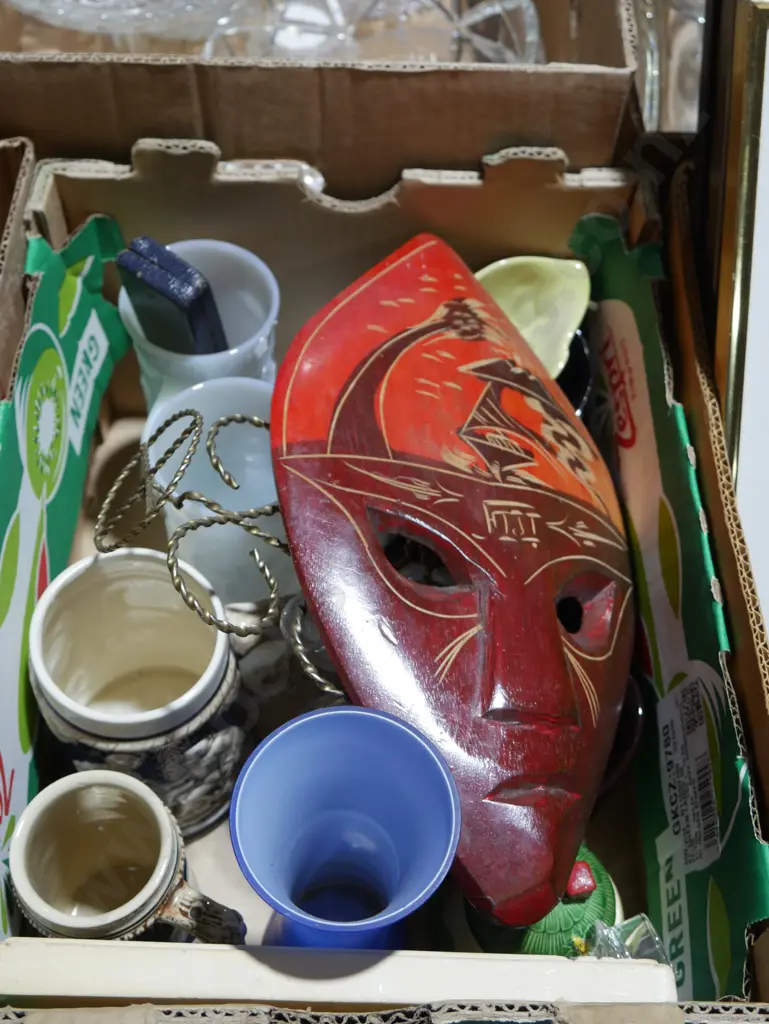 Mask wall hanging, glassware etc Image 1++