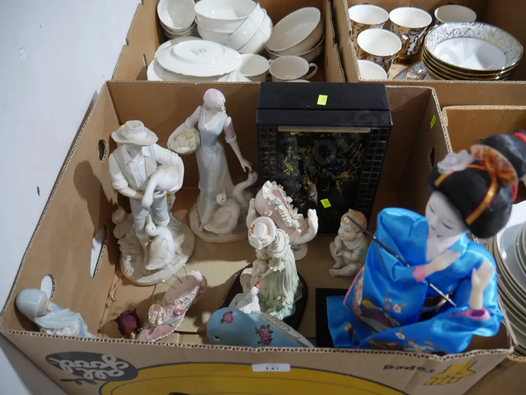 Figurine ornaments etc Image 1++