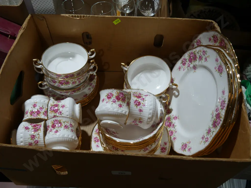 Queen's floral china Image 1++