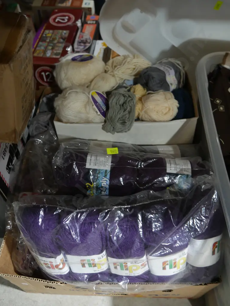 Knitting wool Image 1++