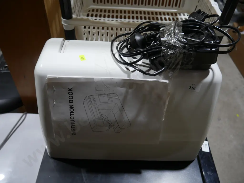 Janome sewing machine Image 1++