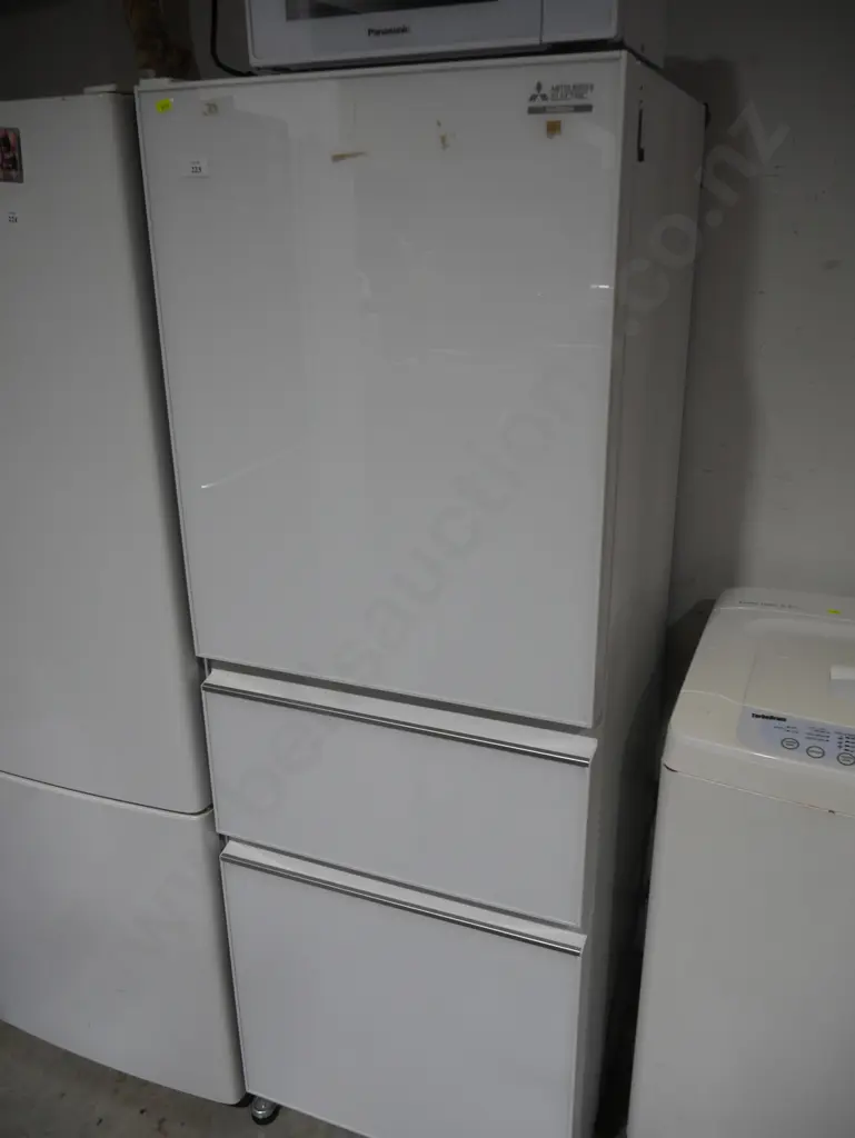 Mitsubishi fridge freezer Image 1++