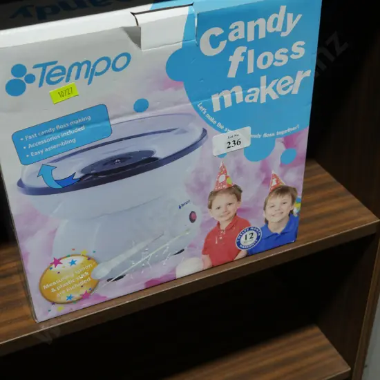 Candy floss maker