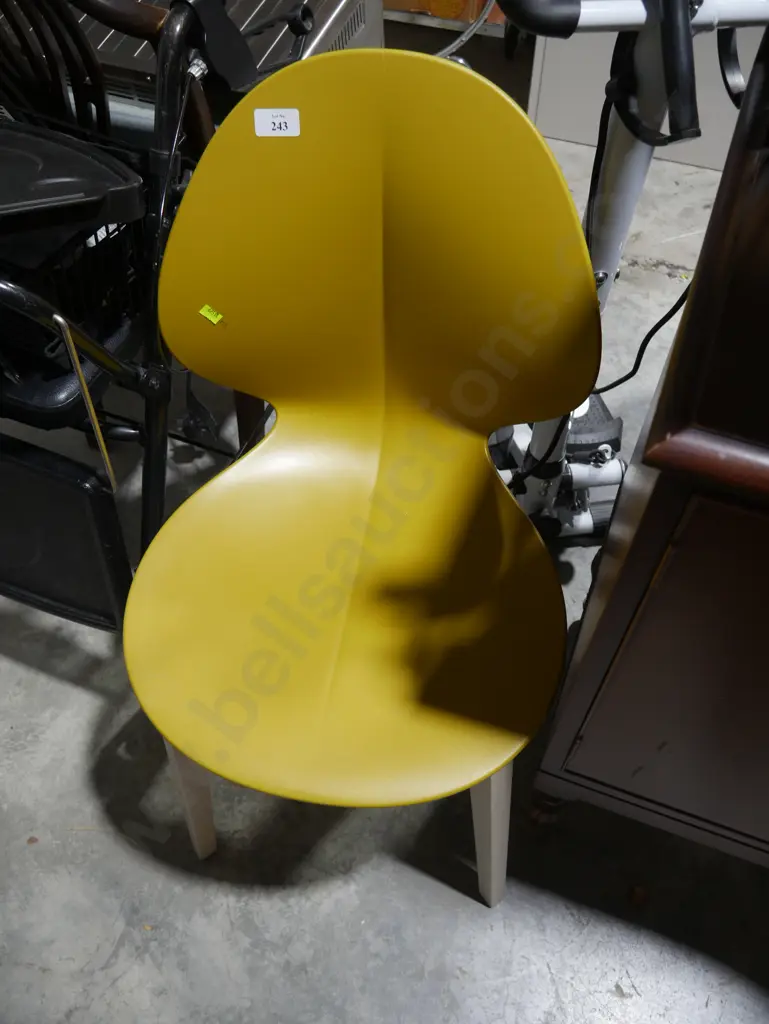 Dining chair Image 1++