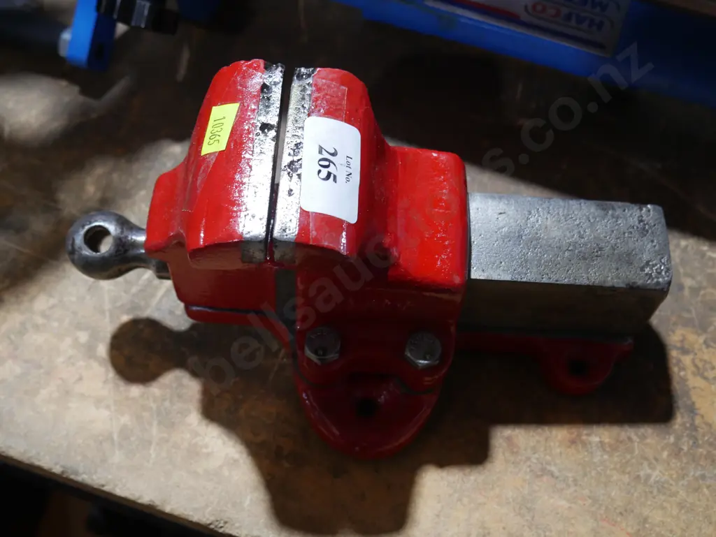 Small vice Image 1++