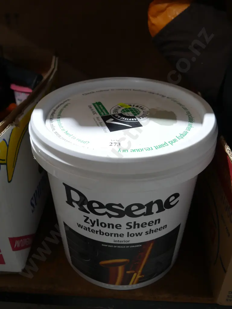 Interior low sheen paint Image 1++