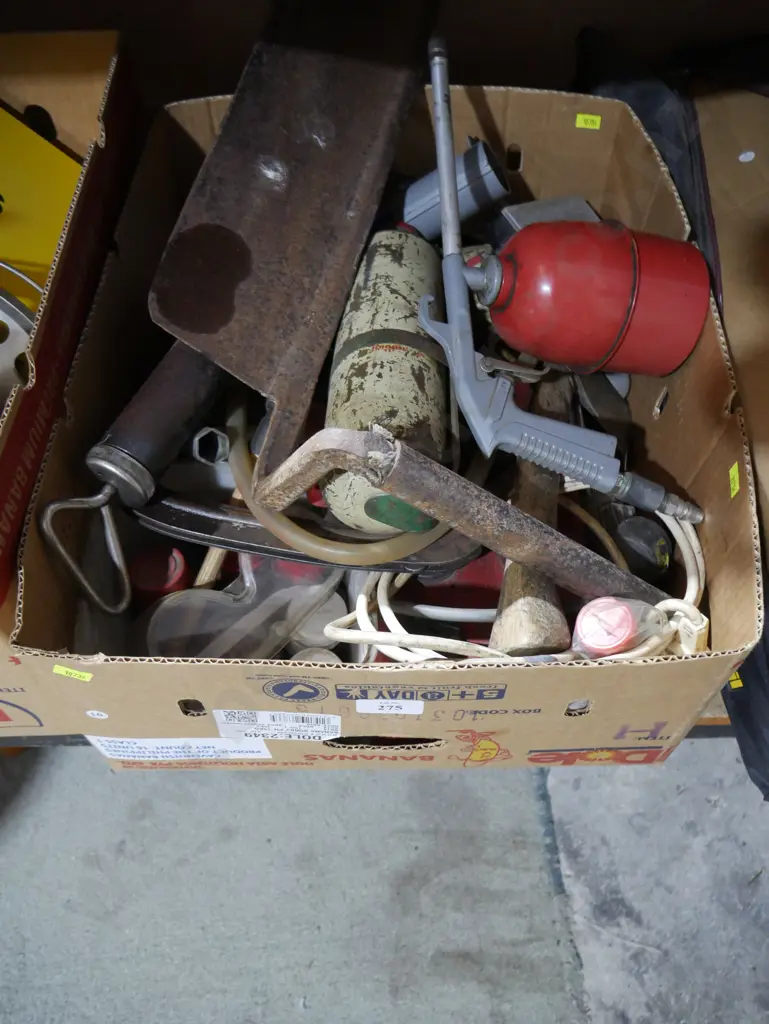 Assorted workshop sundries Image 1++