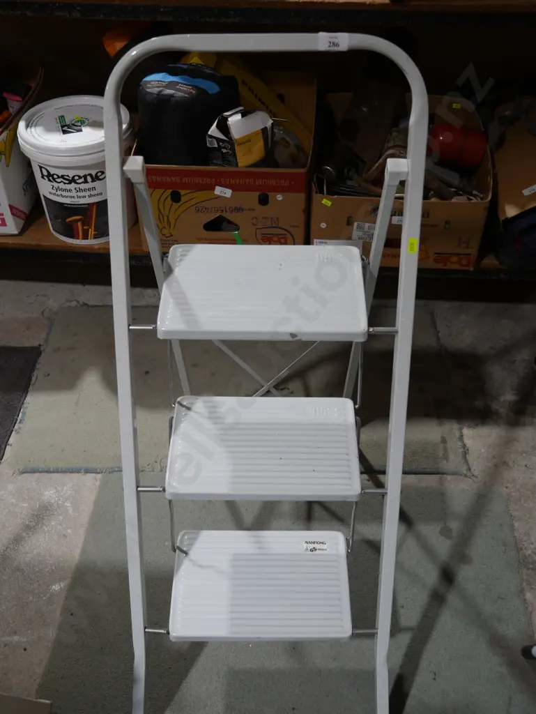 Step ladder Image 1++