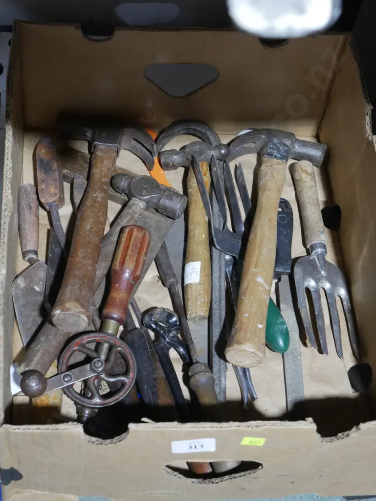 Assorted hammers etc Image 1++