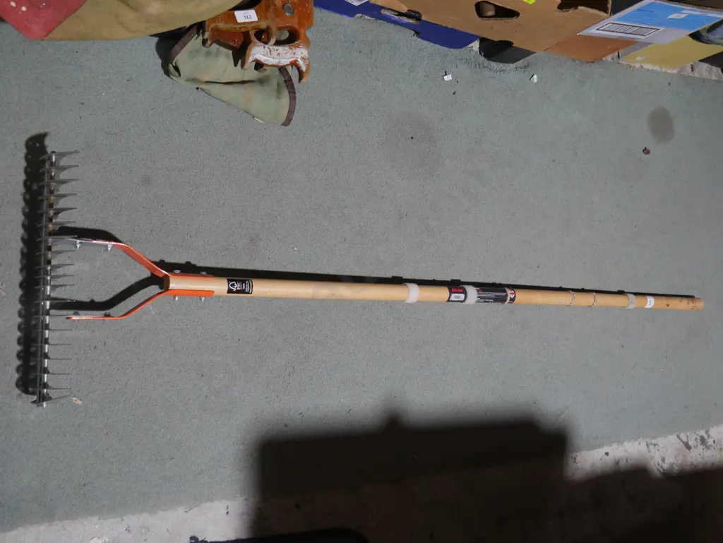 Scarifying rake Image 1++