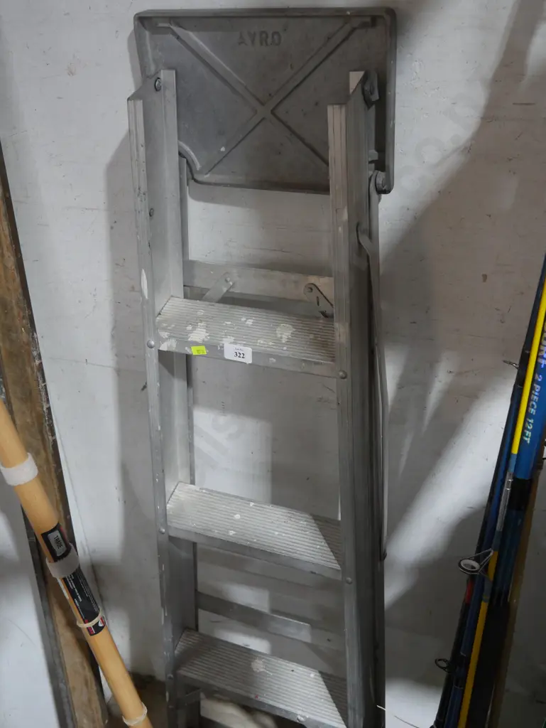 Step ladder Image 1++